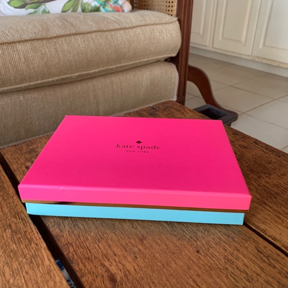 RARE! Kate Spade Passport Holder in GIFT BOX Red Leather - Picture 9 of 15